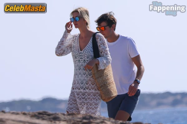 Photo Gallery: Ivanka Trump Vacation In Formentera photo 9