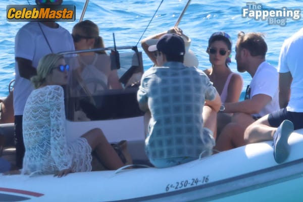 Photo Gallery: Ivanka Trump Vacation In Formentera photo 20