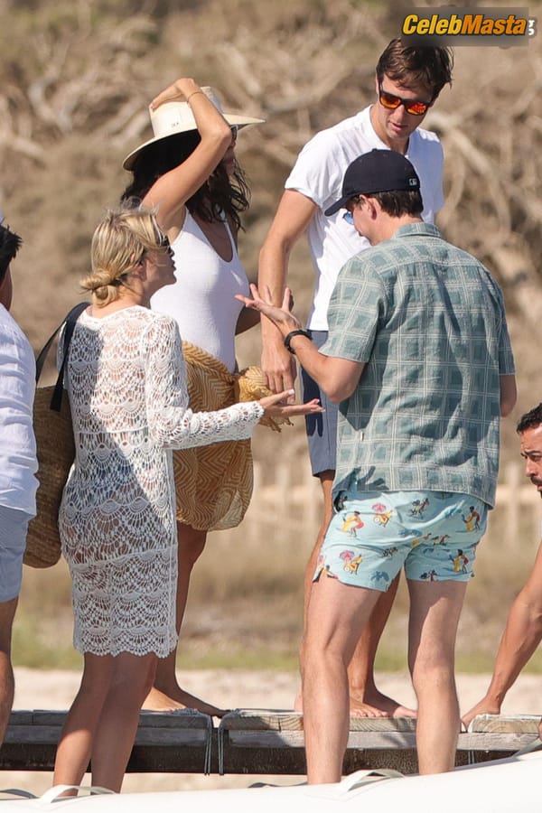 Photo Gallery: Ivanka Trump Vacation In Formentera photo 28