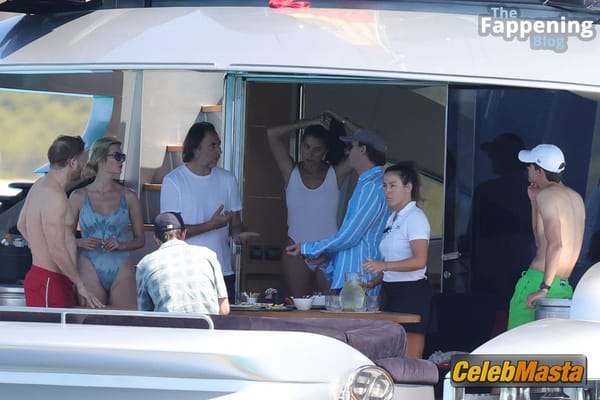 Photo Gallery: Ivanka Trump Vacation In Formentera photo 33