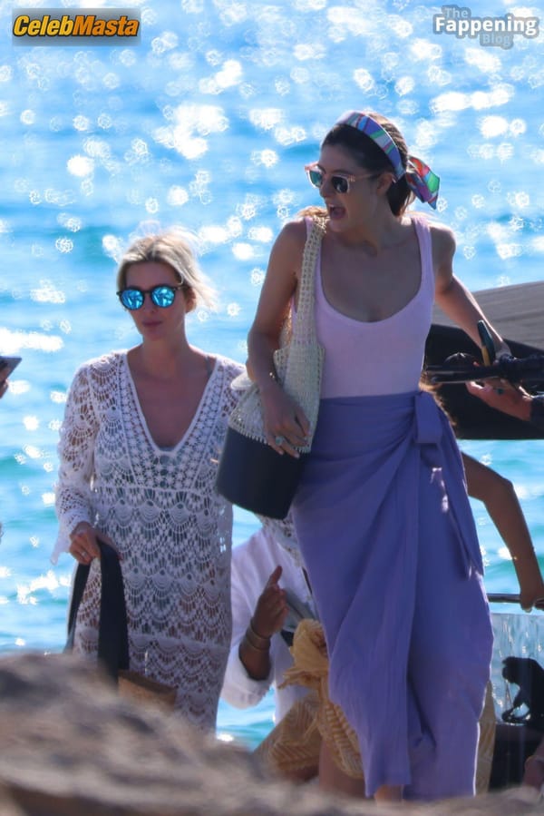 Photo Gallery: Ivanka Trump Vacation In Formentera photo 35