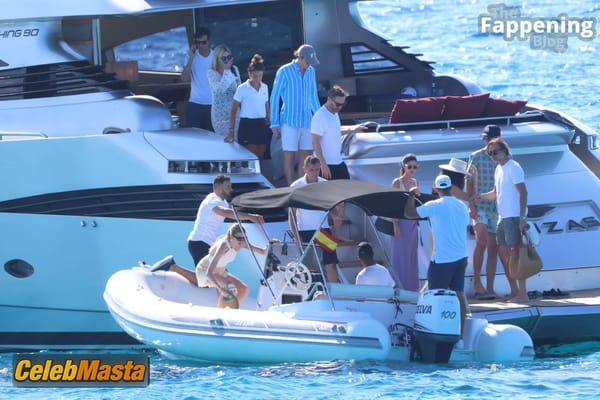 Photo Gallery: Ivanka Trump Vacation In Formentera photo 36