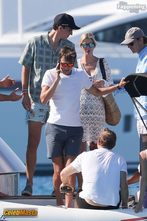 Photo Gallery: Ivanka Trump Vacation In Formentera photo 47