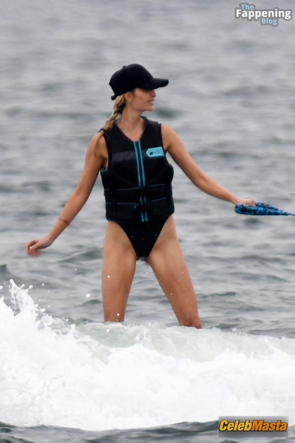Photo Gallery: Ivanka Trump Vacation In Formentera photo 48