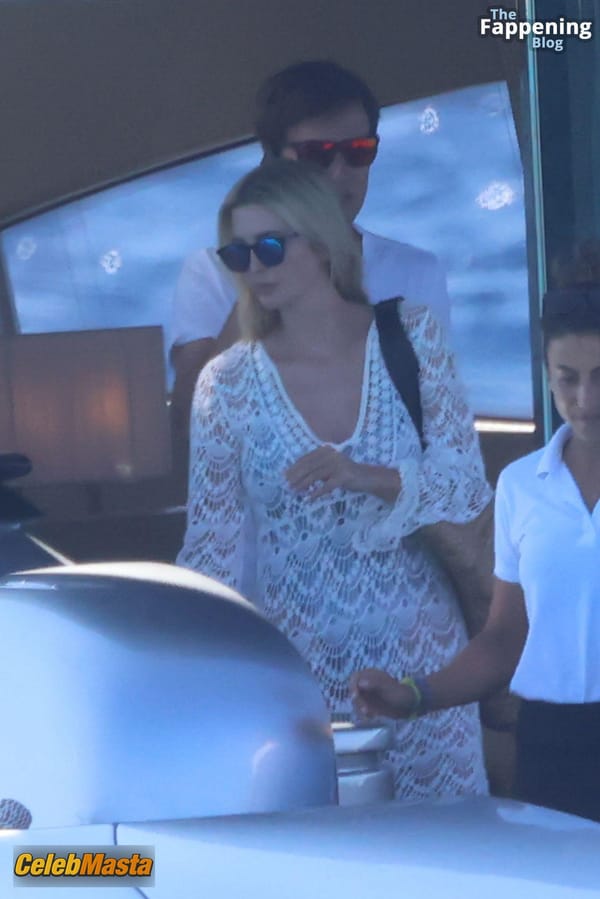 Photo Gallery: Ivanka Trump Vacation In Formentera photo 52