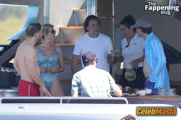 Photo Gallery: Ivanka Trump Vacation In Formentera photo 53
