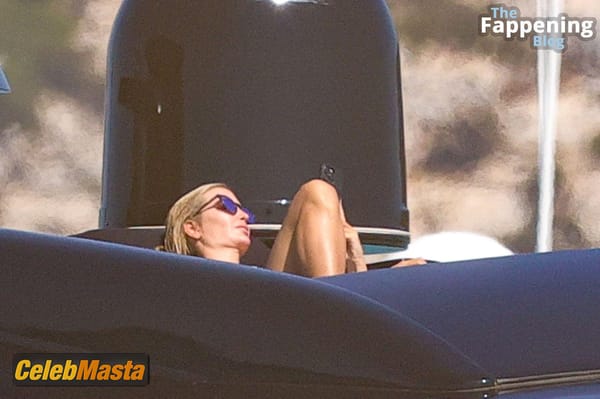 Photo Gallery: Ivanka Trump Vacation In Formentera photo 56