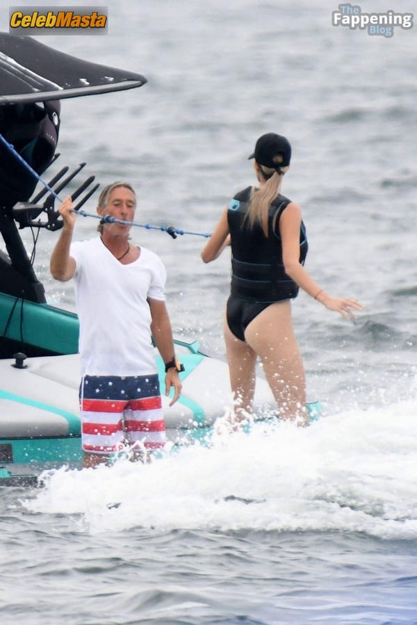 Photo Gallery: Ivanka Trump Vacation In Formentera photo 57