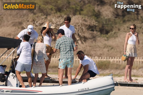 Photo Gallery: Ivanka Trump Vacation In Formentera photo 58