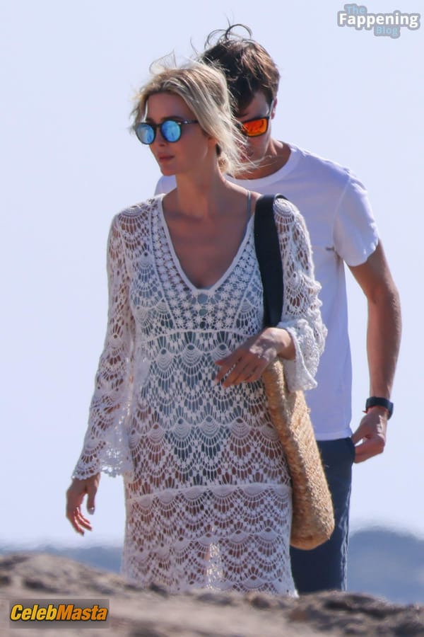 Photo Gallery: Ivanka Trump Vacation In Formentera photo 60