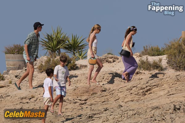 Photo Gallery: Ivanka Trump Vacation In Formentera photo 66