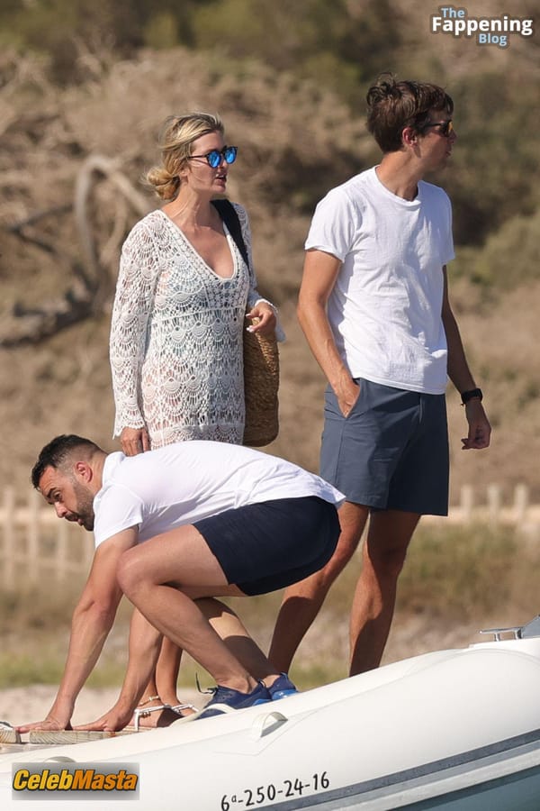 Photo Gallery: Ivanka Trump Vacation In Formentera photo 67