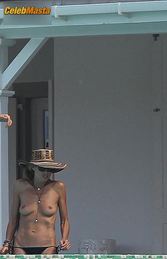 Heidi Klum Scene Photos Gallery from Handbra photo 19