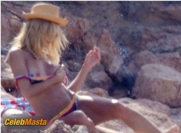 Heidi Klum Scene Photos Gallery from Handbra photo 37