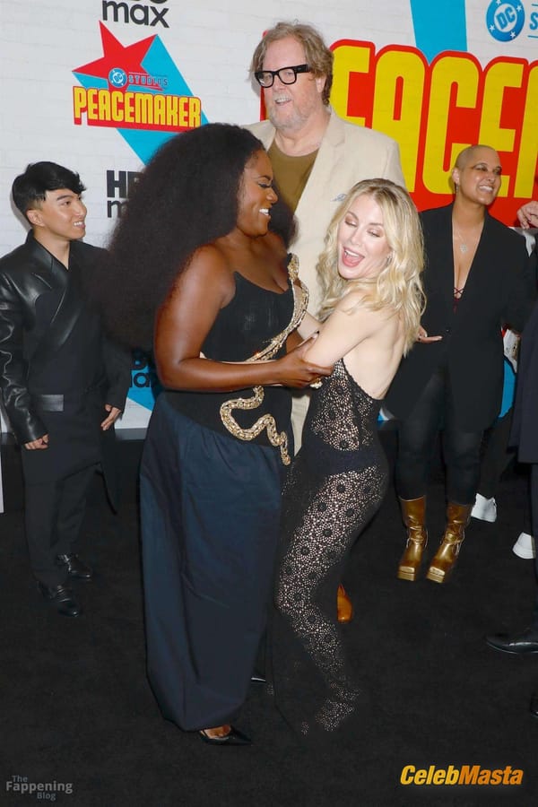 Jennifer Holland Photo Gallery: Shows Off Her Hot Booty And Figure At “peacemaker” photo 15