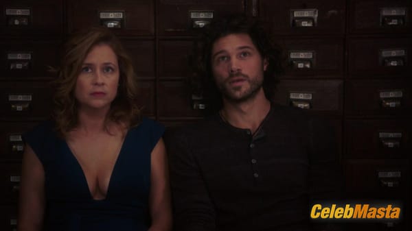 Jenna Fischer Photo Set from Splitting Up Together photo 3