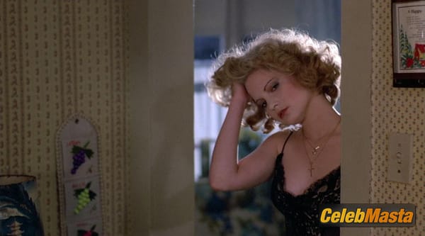 Jennifer Jason Leigh Scene Photos Gallery from Grandview, U.s.a. photo 7