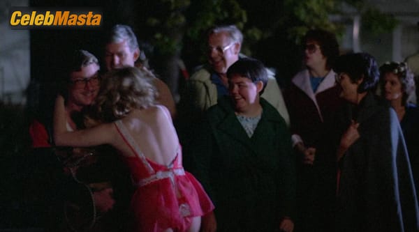 Jennifer Jason Leigh Scene Photos Gallery from Grandview, U.s.a. photo 8