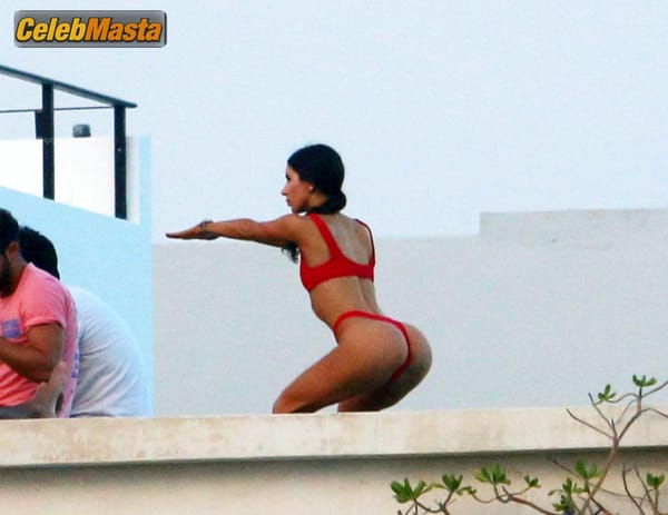 Jen Selter Gallery: Working Out In Bikini In Mexico photo 1