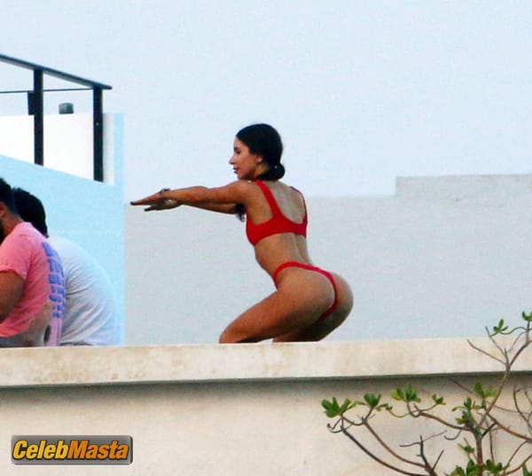 Jen Selter Gallery: Working Out In Bikini In Mexico photo 12