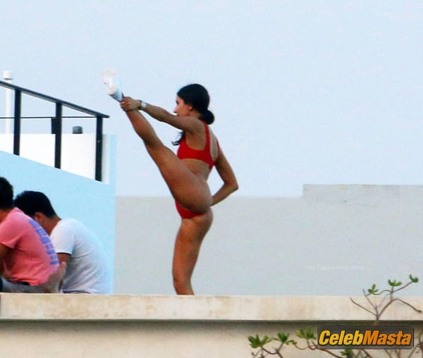 Jen Selter Gallery: Working Out In Bikini In Mexico photo 18