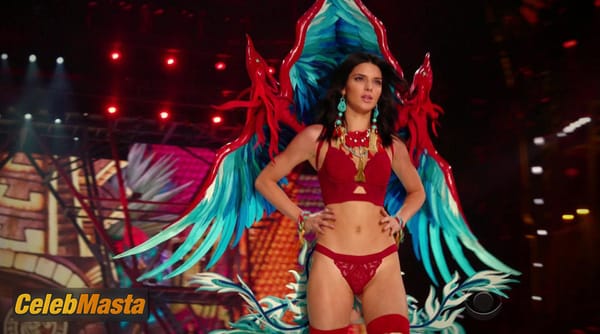 Kendall Jenner Scene Photos Gallery from The Victoria’s Secret Fashion Show 2016 photo 1