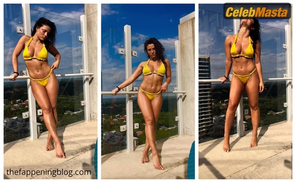 Jade Chynoweth Photo Gallery: Showing Offer Her Boobs photo 5