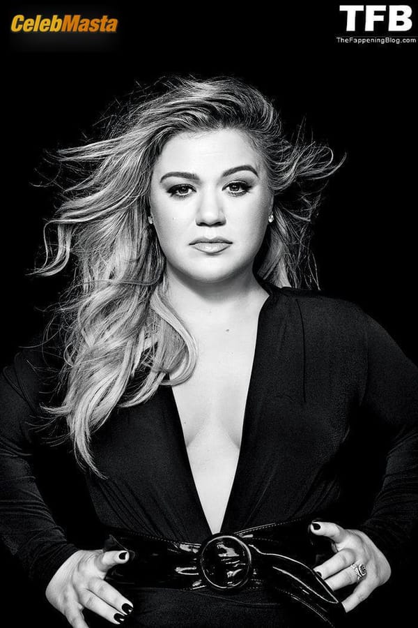 Kelly Clarkson Scene Photos Gallery from The Tonight Show photo 30