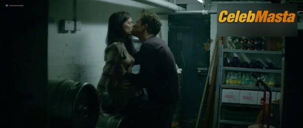 Photo Gallery: Janet Montgomery in New Amsterdam photo 32