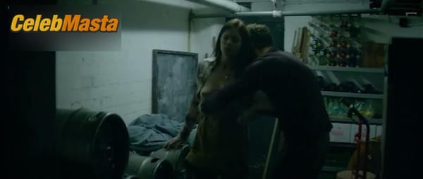 Photo Gallery: Janet Montgomery in New Amsterdam photo 34