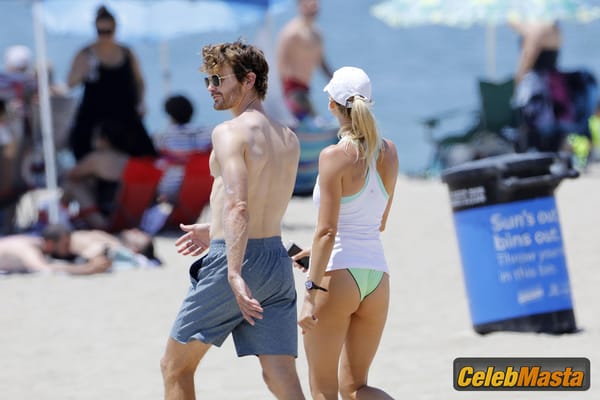 Kelly Rohrbach Photo Set: Takes Her Boyfriend Steuart Walton For A Run On The Beach photo 13