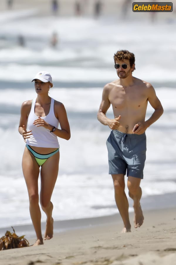 Kelly Rohrbach Gallery: Takes Her Boyfriend Steuart Walton For A Run On The Beach photo 61