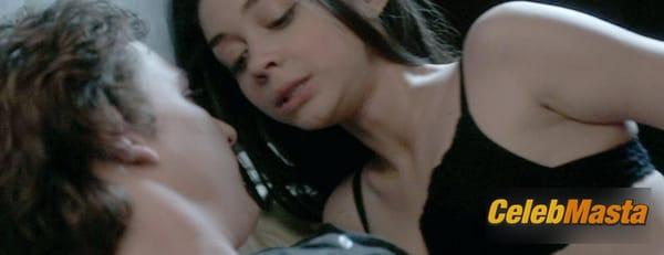 Photo Gallery: Sarah Hyland in Cougars, Inc. photo 1