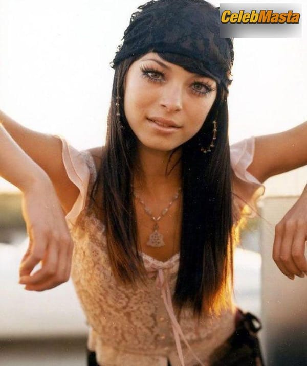 Kristin Kreuk Pics: Photos Collection photo 75