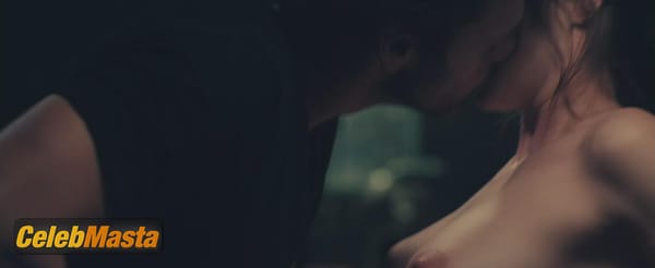 Shailene Woodley Photos from Endings, Beginnings photo 18