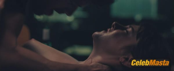 Shailene Woodley Photos from Endings, Beginnings photo 24
