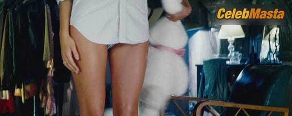 Rosie Huntington-Whiteley Photo Set from Transformers Dark Of The Moon photo 5