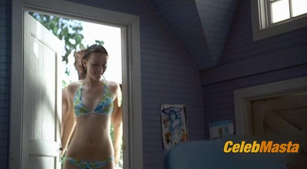 Photo Gallery: Leighton Meester in Surface photo 3
