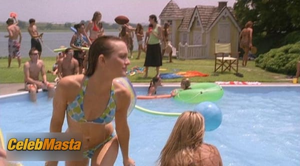Photo Gallery: Leighton Meester in Surface photo 6
