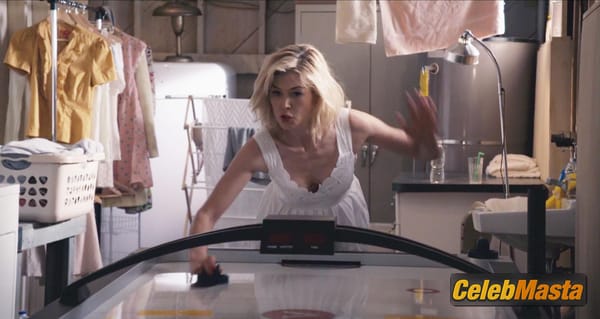 Rosamund Pike Photo Gallery from Return To Sender photo 5