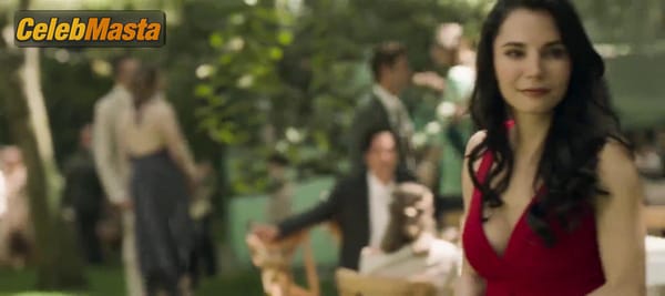 Martha Higareda Photo Gallery from Follow photo 78