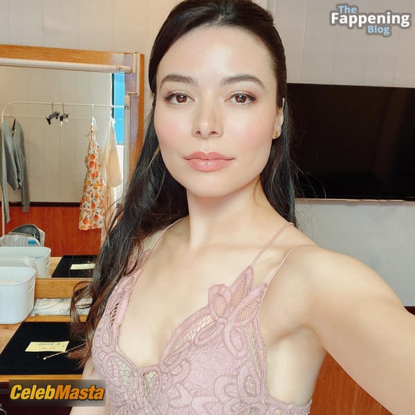 Miranda Cosgrove Gallery: Snapshots From Social Media Event photo 6