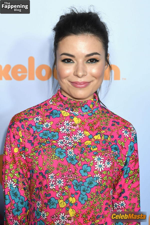 Miranda Cosgrove Pics: Hot Photos Collection photo 1