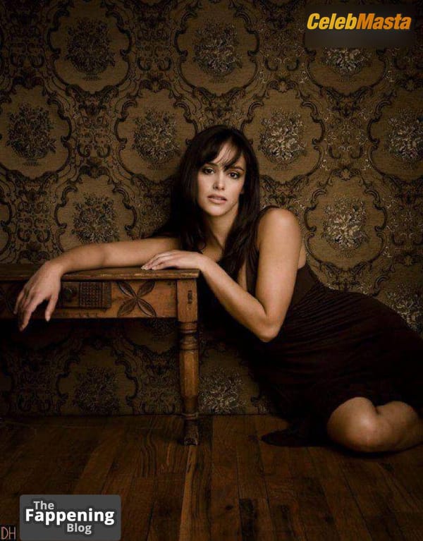 Photo Gallery: Melissa Fumero Hot Photos Collection photo 9