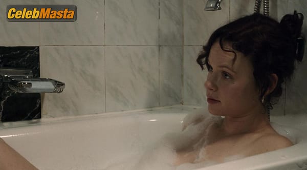 Thora Birch Photos from Train photo 1