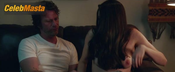 Shailene Woodley Photo Collection from White Bird In A Blizzard photo 6