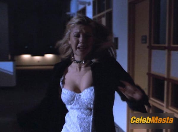 Tara Reid Photos from Urban Legend photo 9
