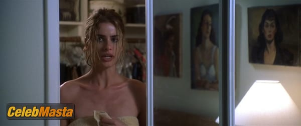 Tara Reid Scene Photos Gallery from Body Shots photo 24