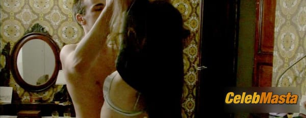 Willa Holland Photo Gallery from A Summer In Genoa photo 4