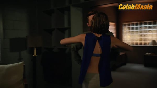 Willa Holland Photo Collection from Arrow photo 8